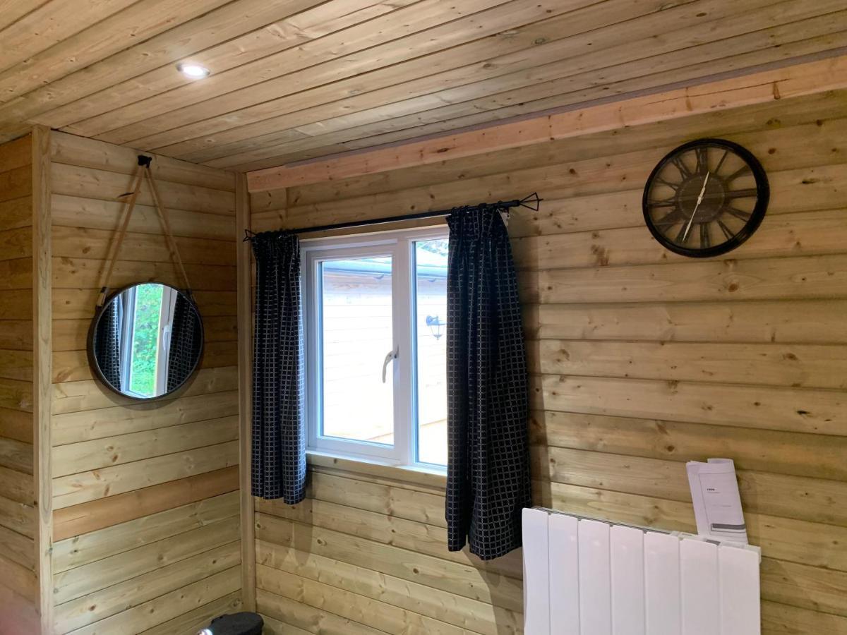 Bedrock Lodge Winterbourne Εξωτερικό φωτογραφία