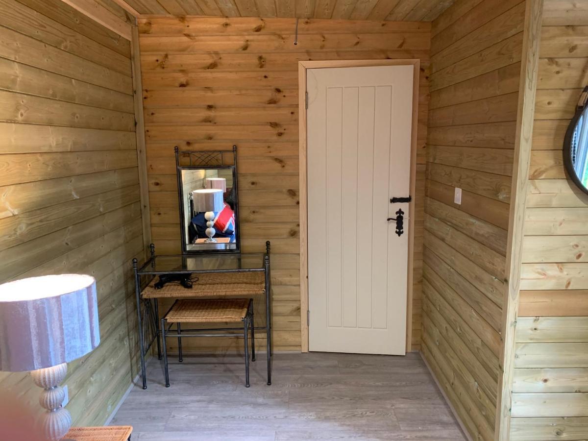 Bedrock Lodge Winterbourne Εξωτερικό φωτογραφία