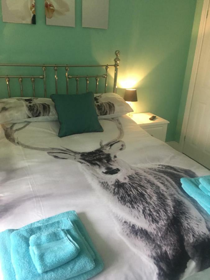 Bedrock Lodge Winterbourne Εξωτερικό φωτογραφία